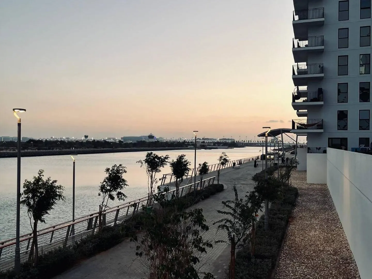 Central 2Br Apt Yas F1 Circuit Abu Dhabi United Arab Emirates